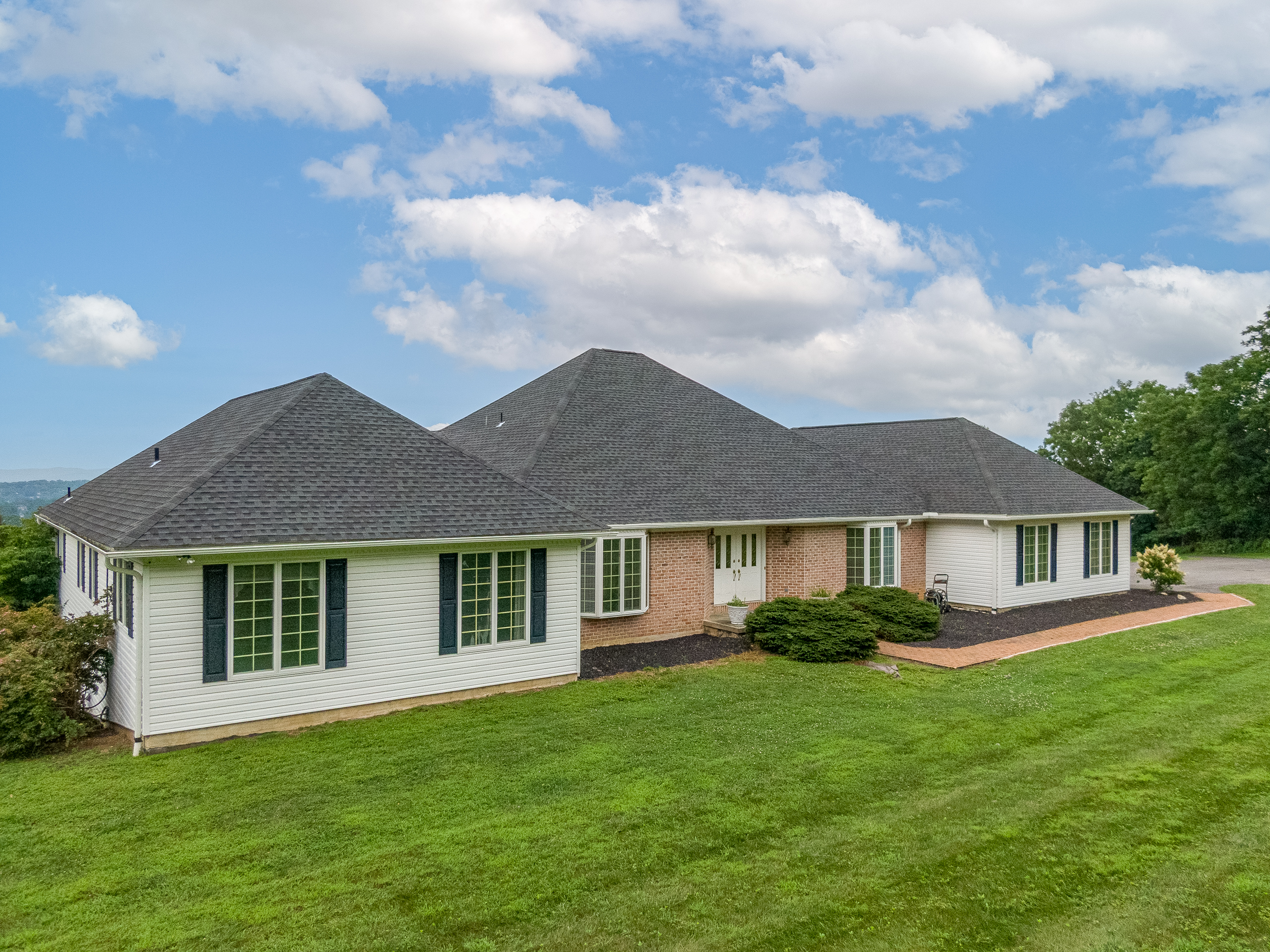 Sinking Spring, Pennsylvania, 19608, United States, 5 Bedrooms Bedrooms, ,5 BathroomsBathrooms,Residential,For Sale,1900747