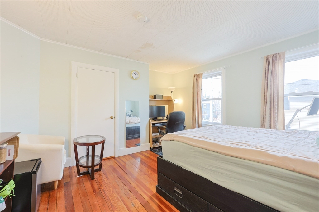 Quincy, Massachusetts, 02169, United States, 4 Bedrooms Bedrooms, ,2 BathroomsBathrooms,Residential,For Sale,2001960