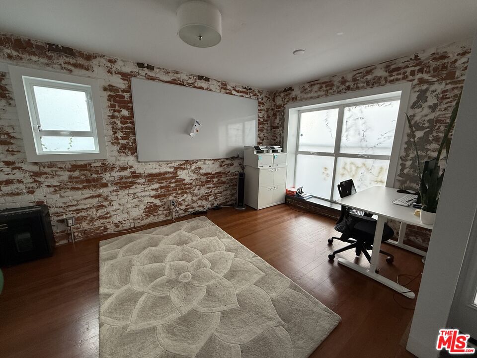 Venice, California, 90291, United States, 2 Bedrooms Bedrooms, ,2 BathroomsBathrooms,Residential,For Sale,1989635