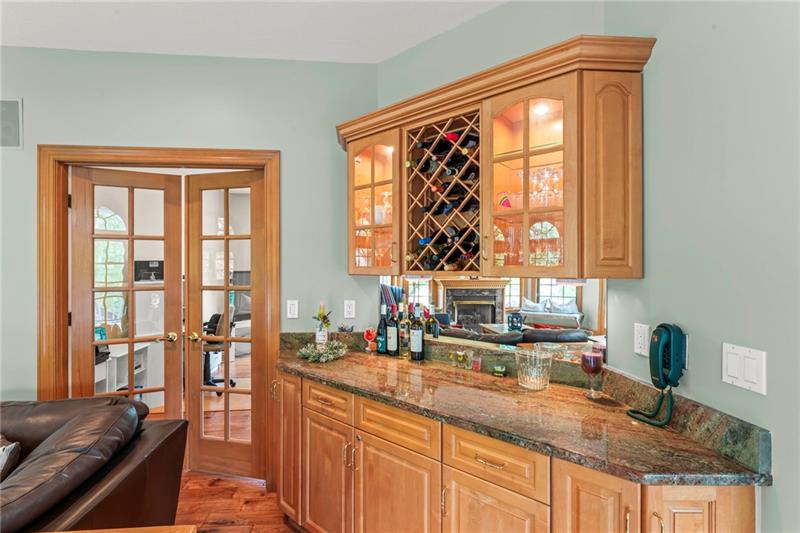 Venetia, Pennsylvania, 15367, United States, 4 Bedrooms Bedrooms, ,5 BathroomsBathrooms,Residential,For Sale,1872304