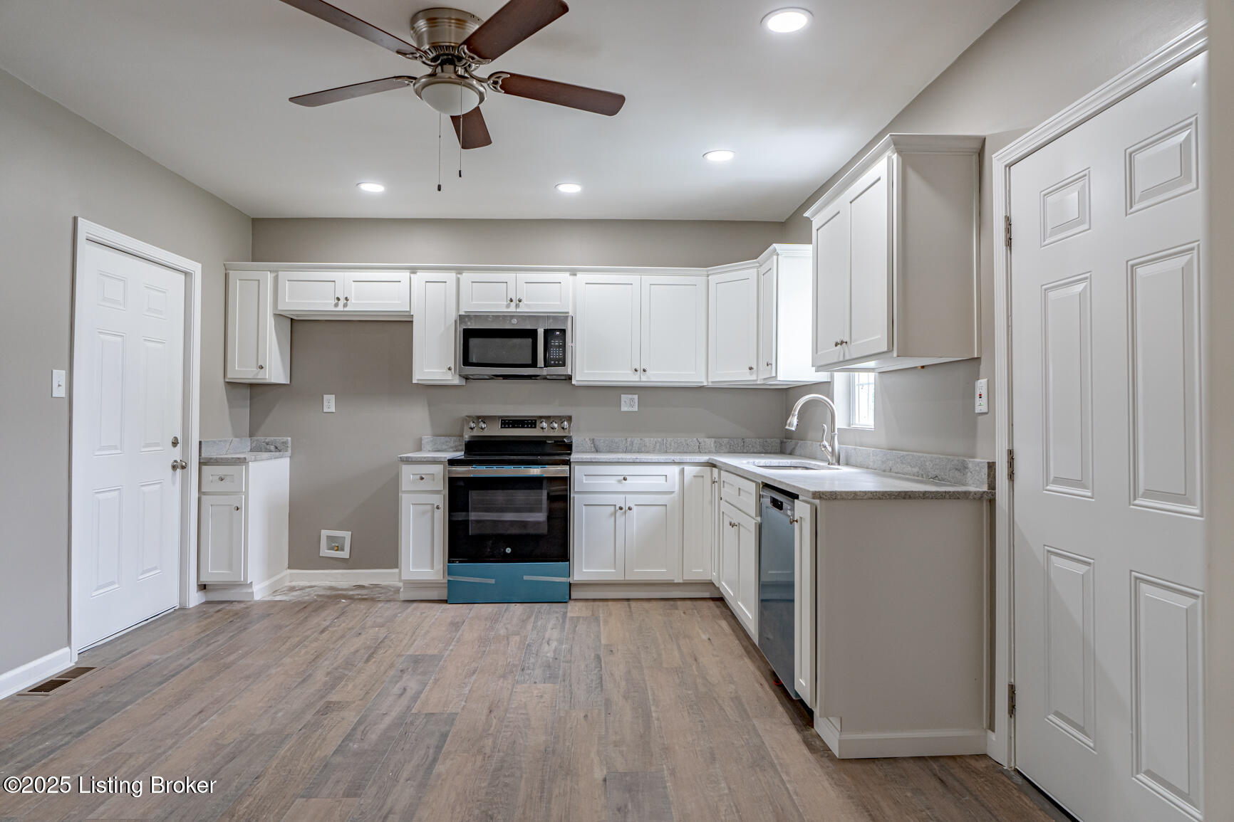 Schiller Ave, Louisville, KY 40204 #1