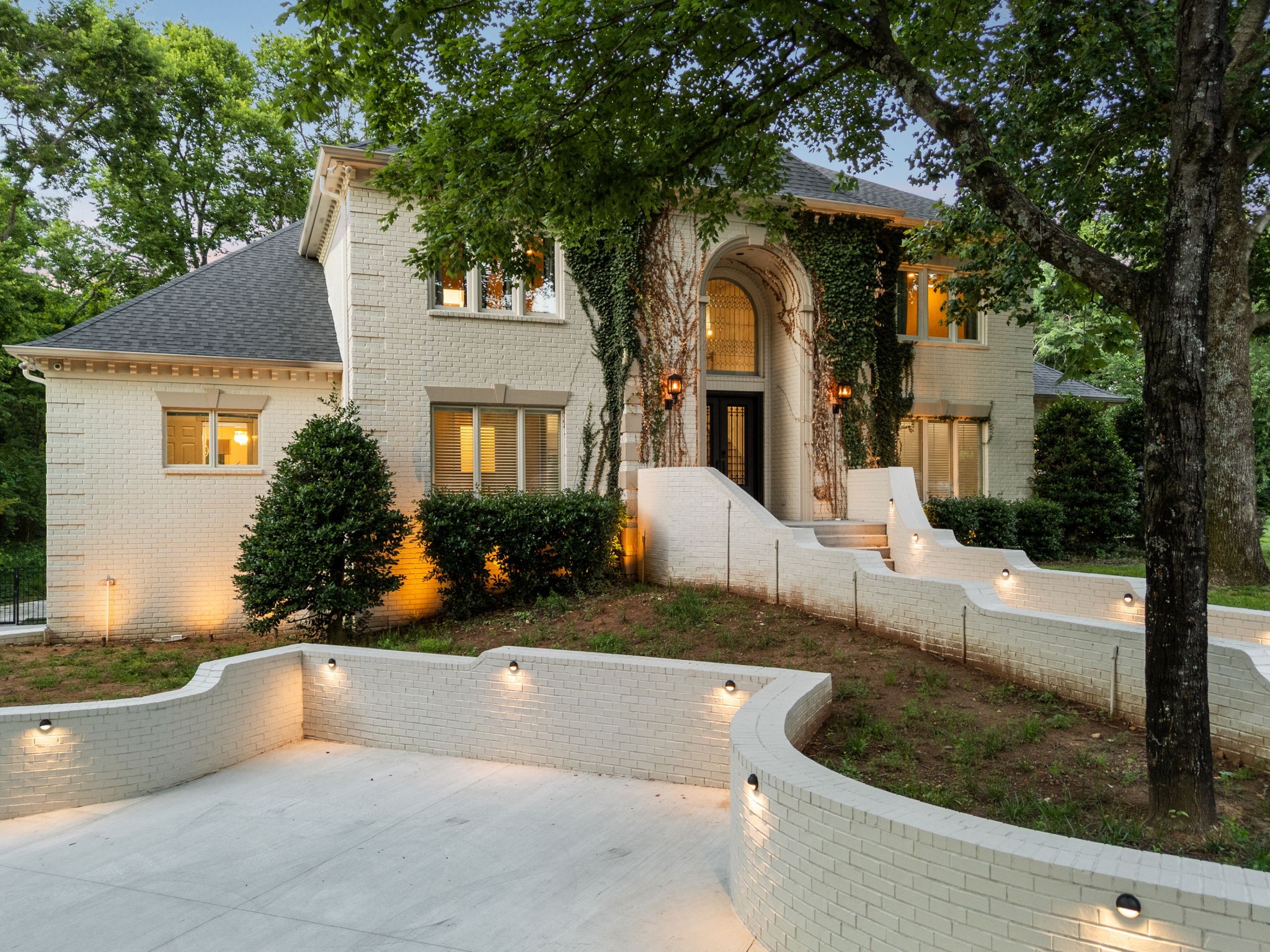  827 Maxwell Ct, Nashville, TN, 37220 - 物件實景