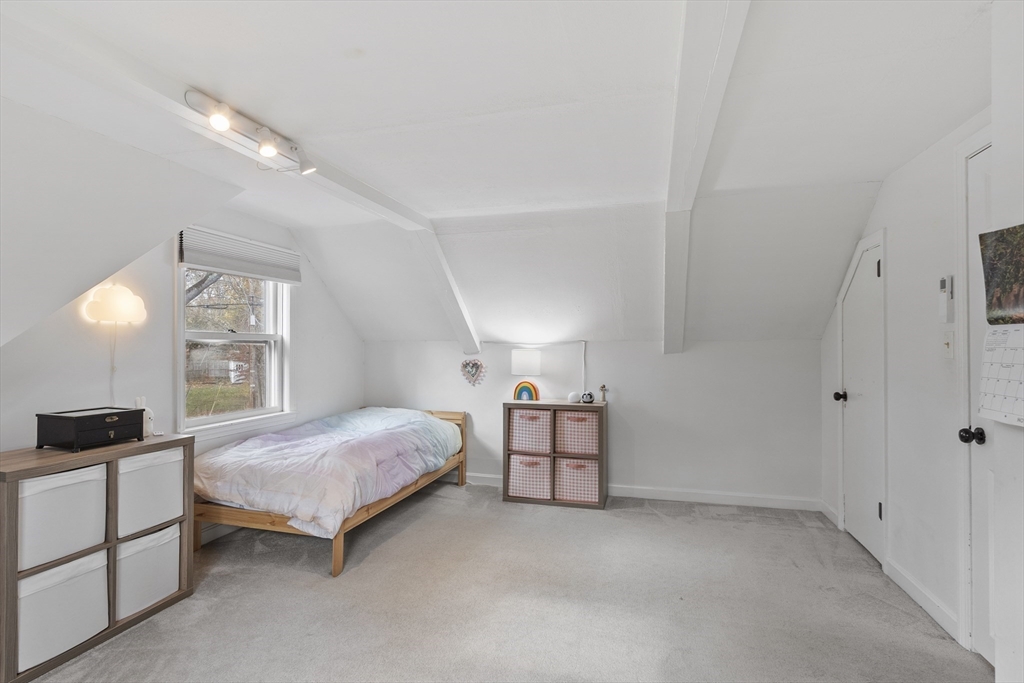 Hamilton, Massachusetts, 01982, United States, 4 Bedrooms Bedrooms, ,2 BathroomsBathrooms,Residential,For Sale,1989221