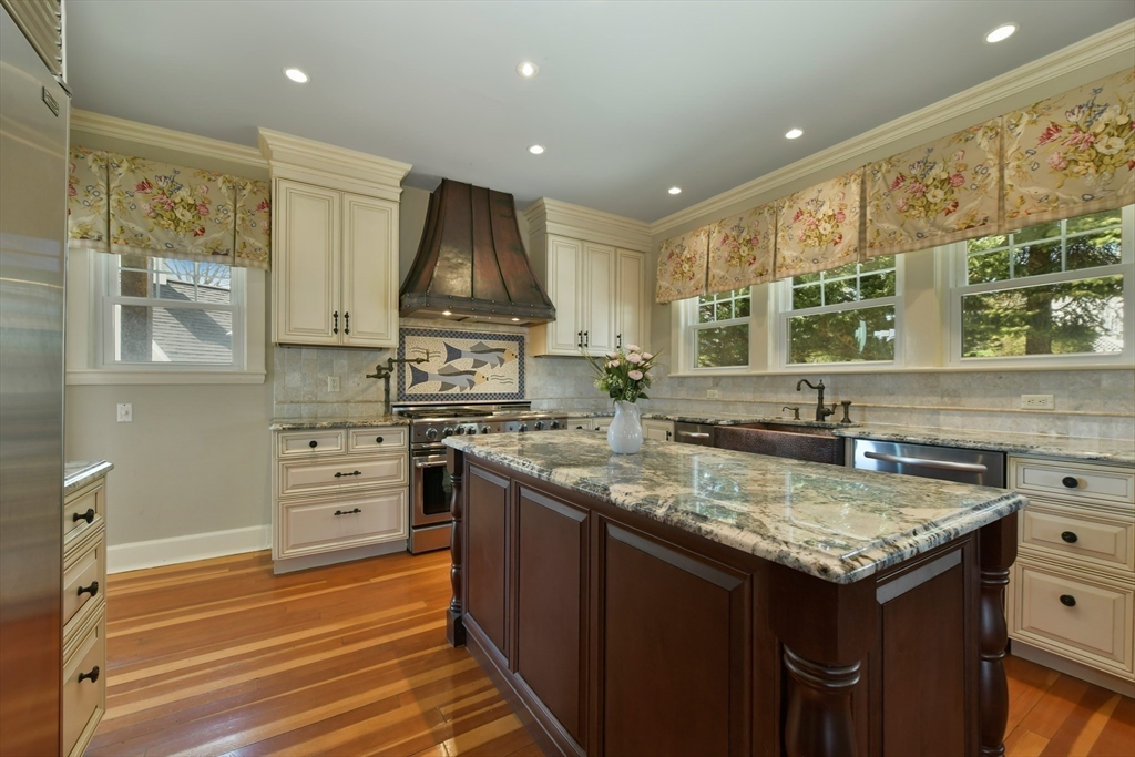 Hull, Massachusetts, 02045, United States, 7 Bedrooms Bedrooms, ,5 BathroomsBathrooms,Residential,For Sale,1794326
