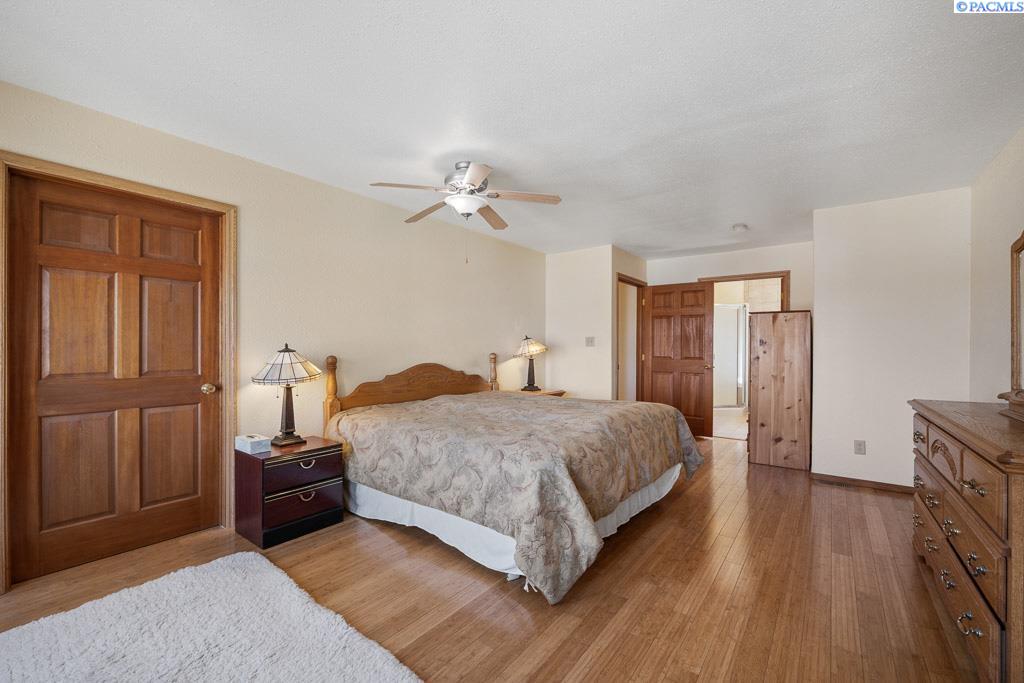 Pullman, Washington, 99163, United States, 4 Bedrooms Bedrooms, ,3 BathroomsBathrooms,Residential,For Sale,1777658