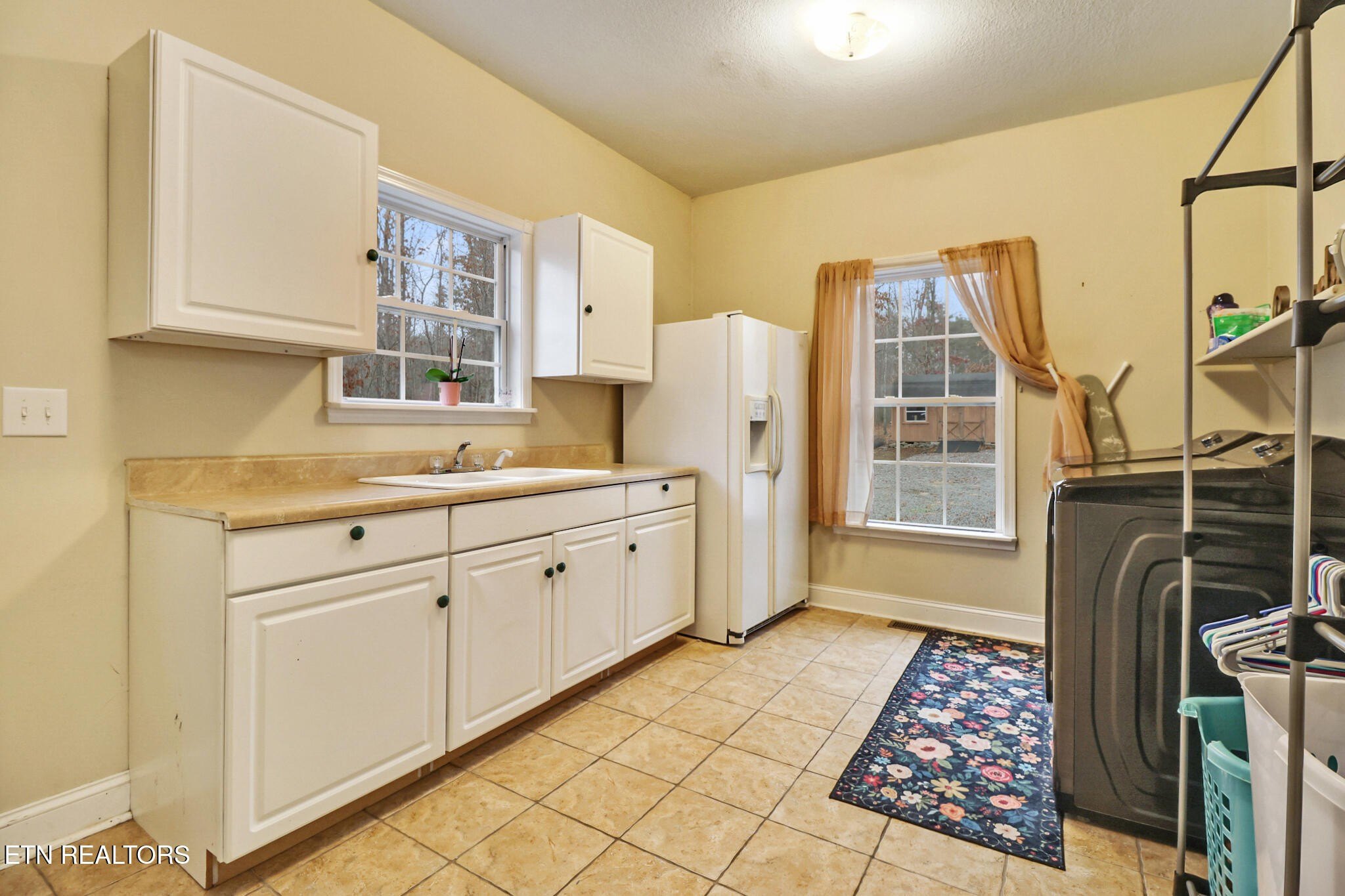 Crossville, Tennessee, 38572, United States, 2 Bedrooms Bedrooms, ,3 BathroomsBathrooms,Residential,For Sale,1998694