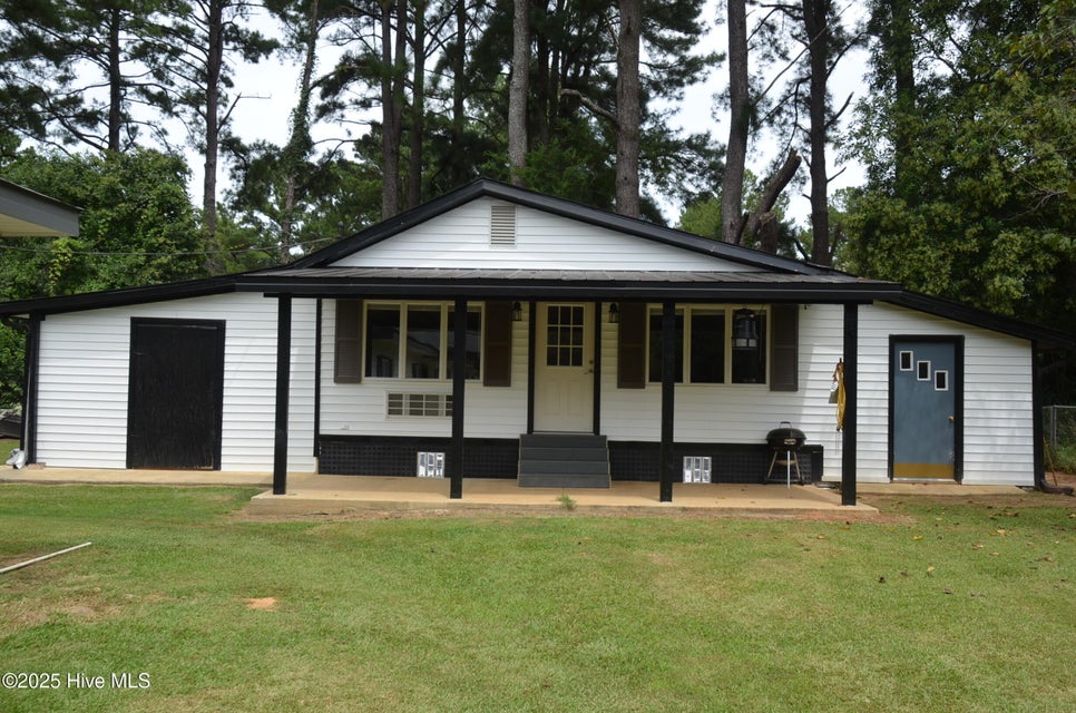 Spring Hope, North Carolina, 27882, United States, 4 Bedrooms Bedrooms, ,2 BathroomsBathrooms,Residential,For Sale,1974659