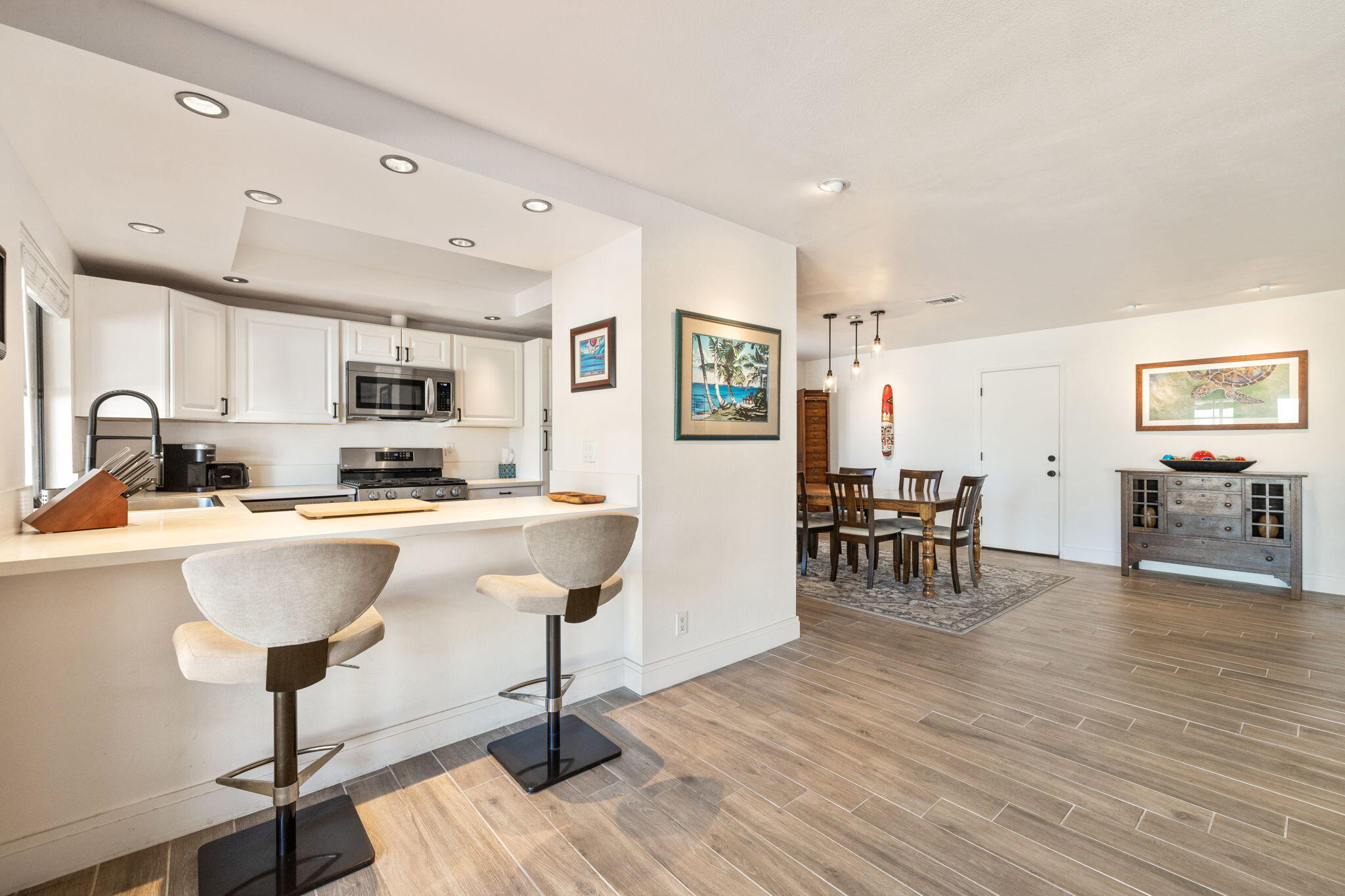 Palm Desert, California, 92260, United States, 3 Bedrooms Bedrooms, ,2 BathroomsBathrooms,Residential,For Sale,1989657