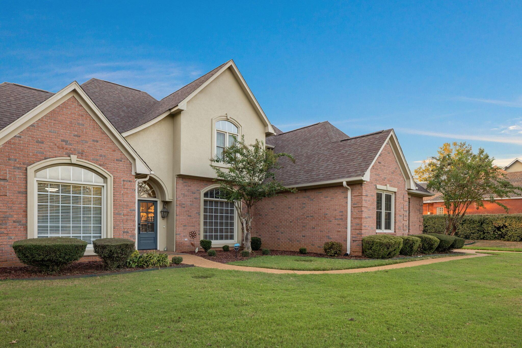 Tupelo, Mississippi, 38801, United States, 4 Bedrooms Bedrooms, ,4 BathroomsBathrooms,Residential,For Sale,1957105