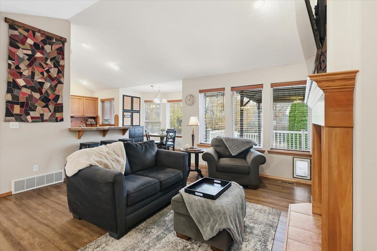 Greenacres, Washington, 99016, United States, 6 Bedrooms Bedrooms, ,3 BathroomsBathrooms,Residential,For Sale,1992048