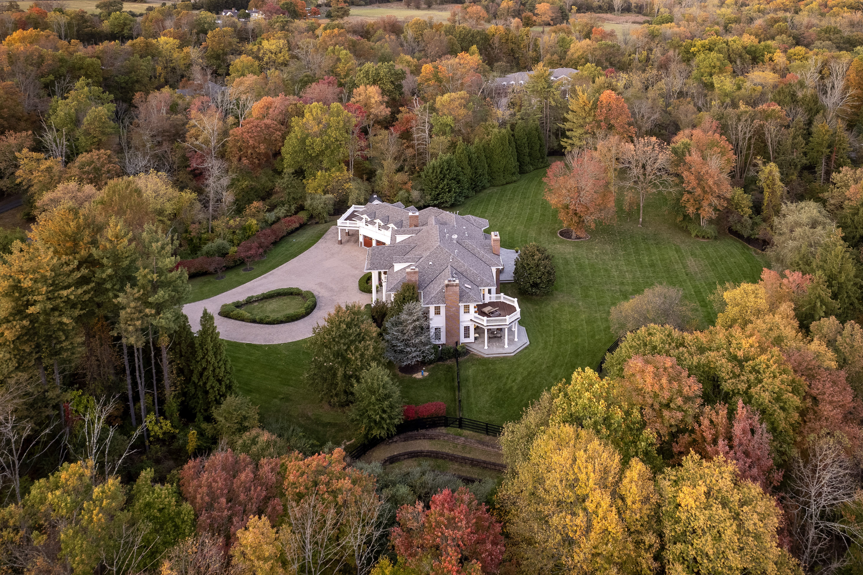  Impeccable Style Reigns Supreme In This Spectacular Home - 物件實景