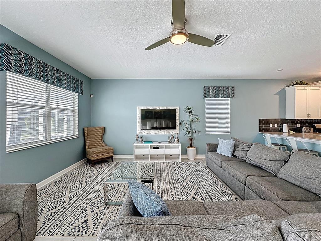 Davenport, Florida, 33896, United States, 8 Bedrooms Bedrooms, ,5 BathroomsBathrooms,Residential,For Sale,1992116