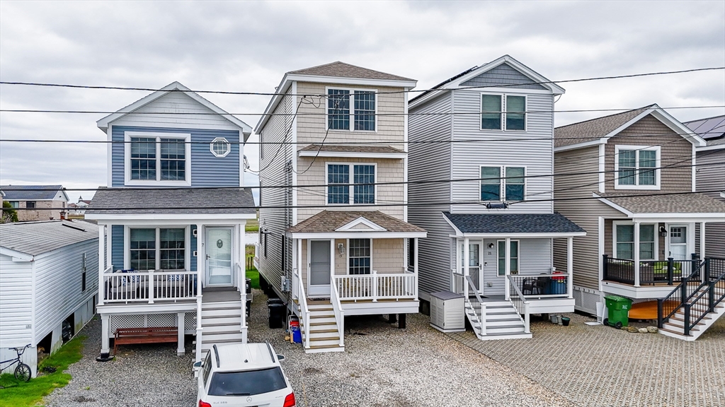 Salisbury, Massachusetts, 01952, United States, 4 Bedrooms Bedrooms, ,3 BathroomsBathrooms,Residential,For Sale,1899525
