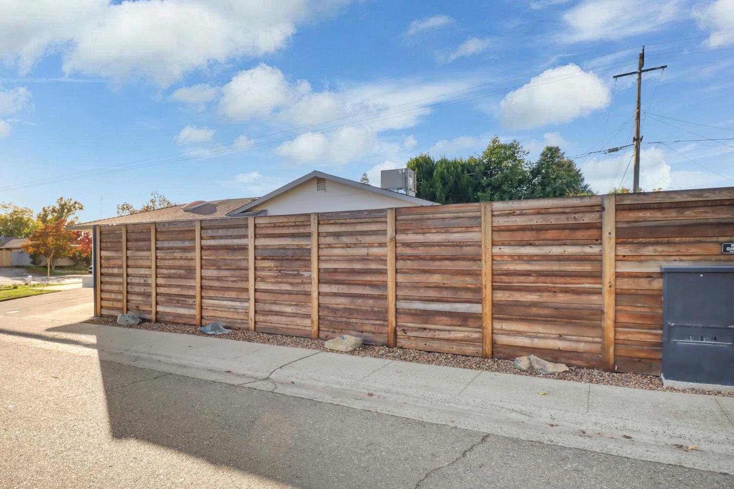 Sacramento, California, 95826, United States, 3 Bedrooms Bedrooms, ,2 BathroomsBathrooms,Residential,For Sale,1991468