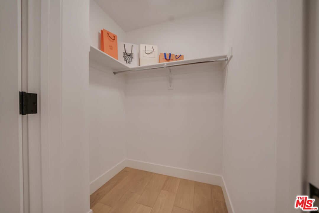Los Angeles, California, 90024, United States, 2 Bedrooms Bedrooms, ,2 BathroomsBathrooms,Residential,For Sale,1940220