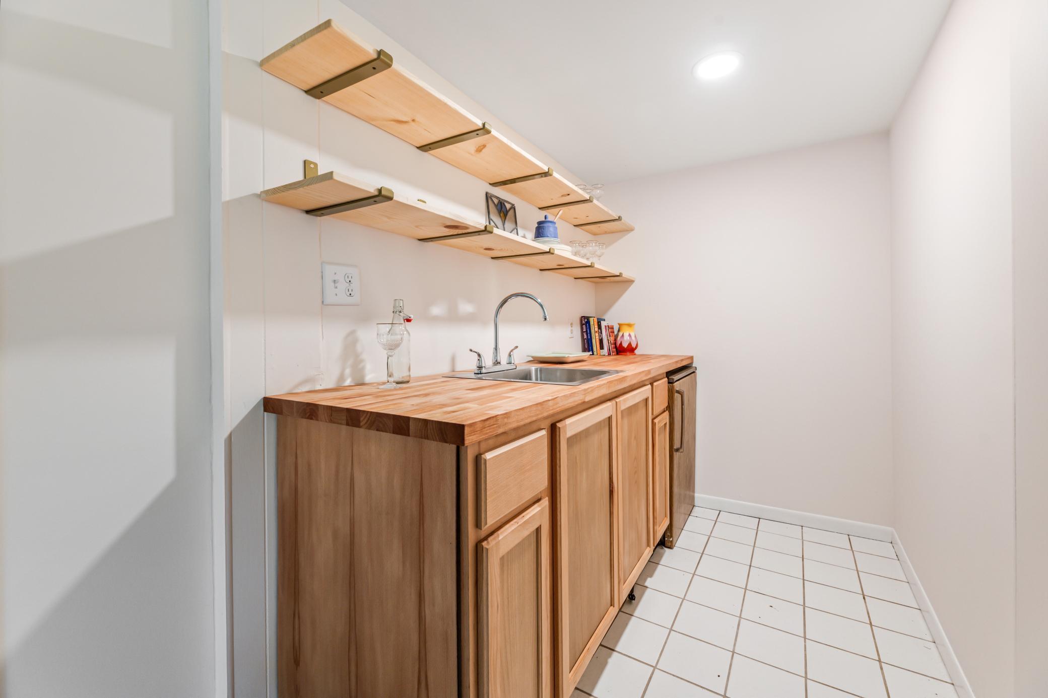 Winona, Minnesota, 55987, United States, 5 Bedrooms Bedrooms, ,2 BathroomsBathrooms,Residential,For Sale,2005788