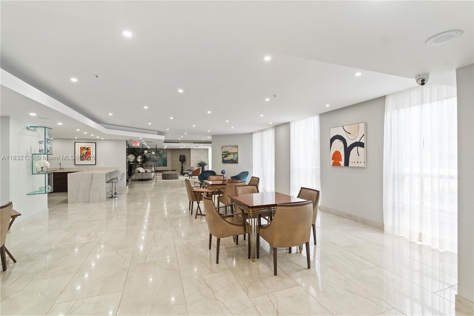 Aventura, Florida, 33180, United States, 2 Bedrooms Bedrooms, ,3 BathroomsBathrooms,Residential,For Sale,1885240