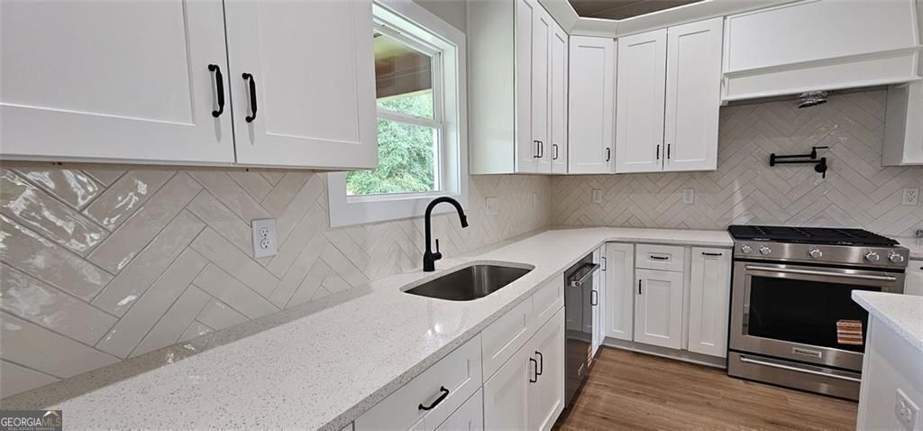 Loganville, Georgia, 30052, United States, 4 Bedrooms Bedrooms, ,4 BathroomsBathrooms,Residential,For Sale,1894991