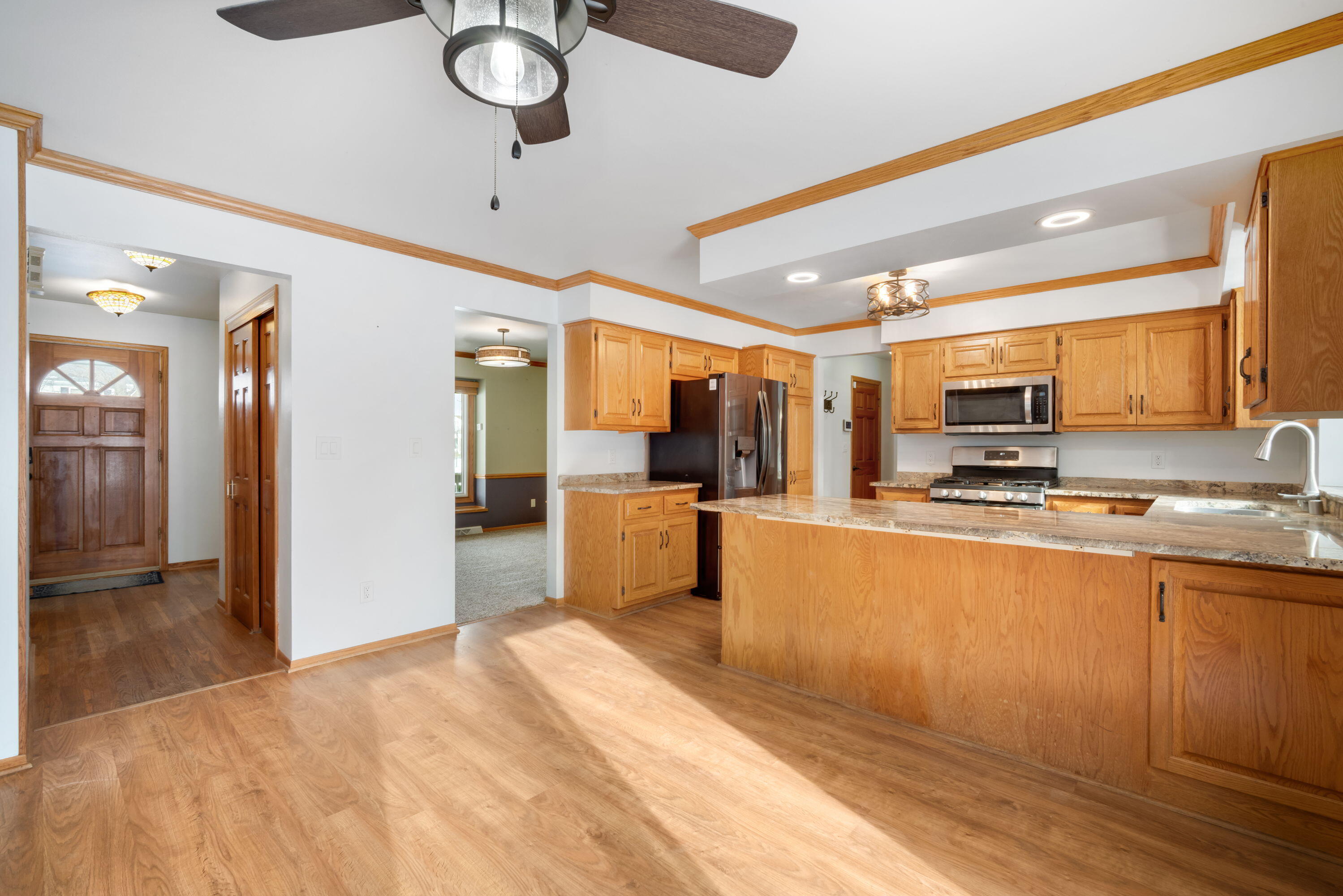 Saukville, Wisconsin, 53080, United States, 3 Bedrooms Bedrooms, ,4 BathroomsBathrooms,Residential,For Sale,2012591