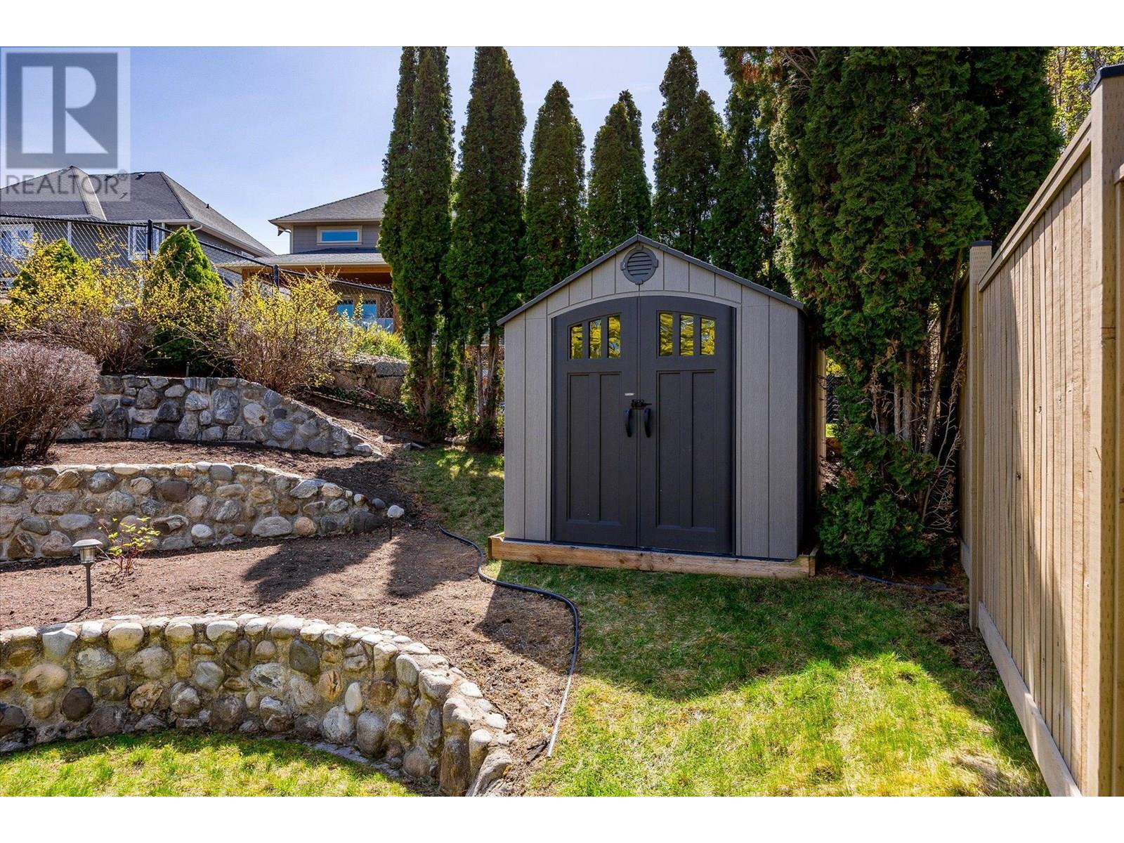 KELOWNA, British Columbia, V1W 4K9, CA, 4 Bedrooms Bedrooms, ,3 BathroomsBathrooms,Residential,For Sale,1865422
