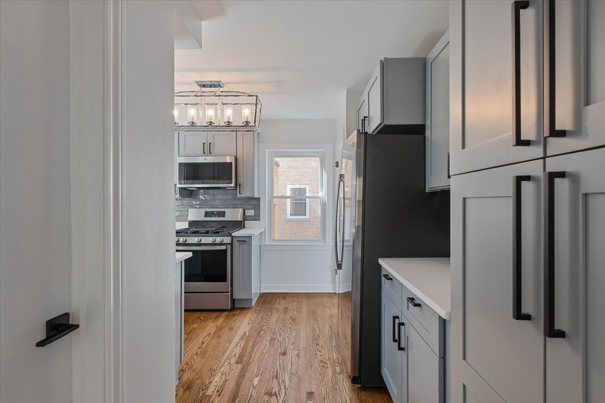 Lincolnwood, Illinois, 60712, United States, 3 Bedrooms Bedrooms, ,2 BathroomsBathrooms,Residential,For Sale,1900722