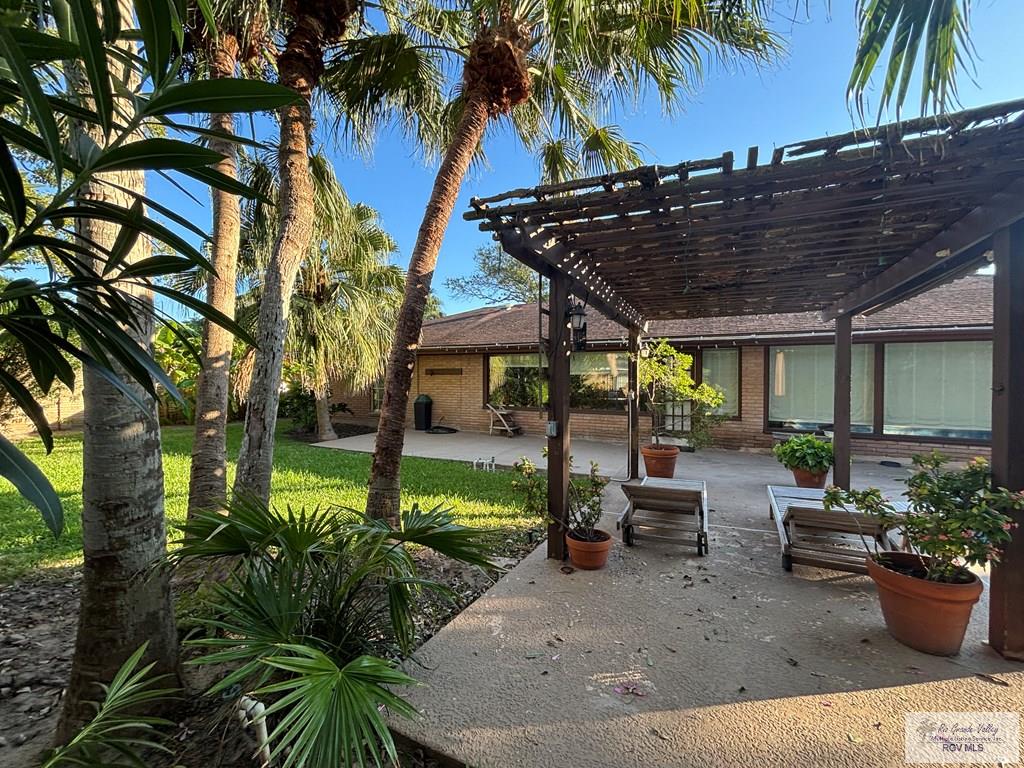 Brownsville, Texas, 78521, United States, 4 Bedrooms Bedrooms, ,4 BathroomsBathrooms,Residential,For Sale,1991275