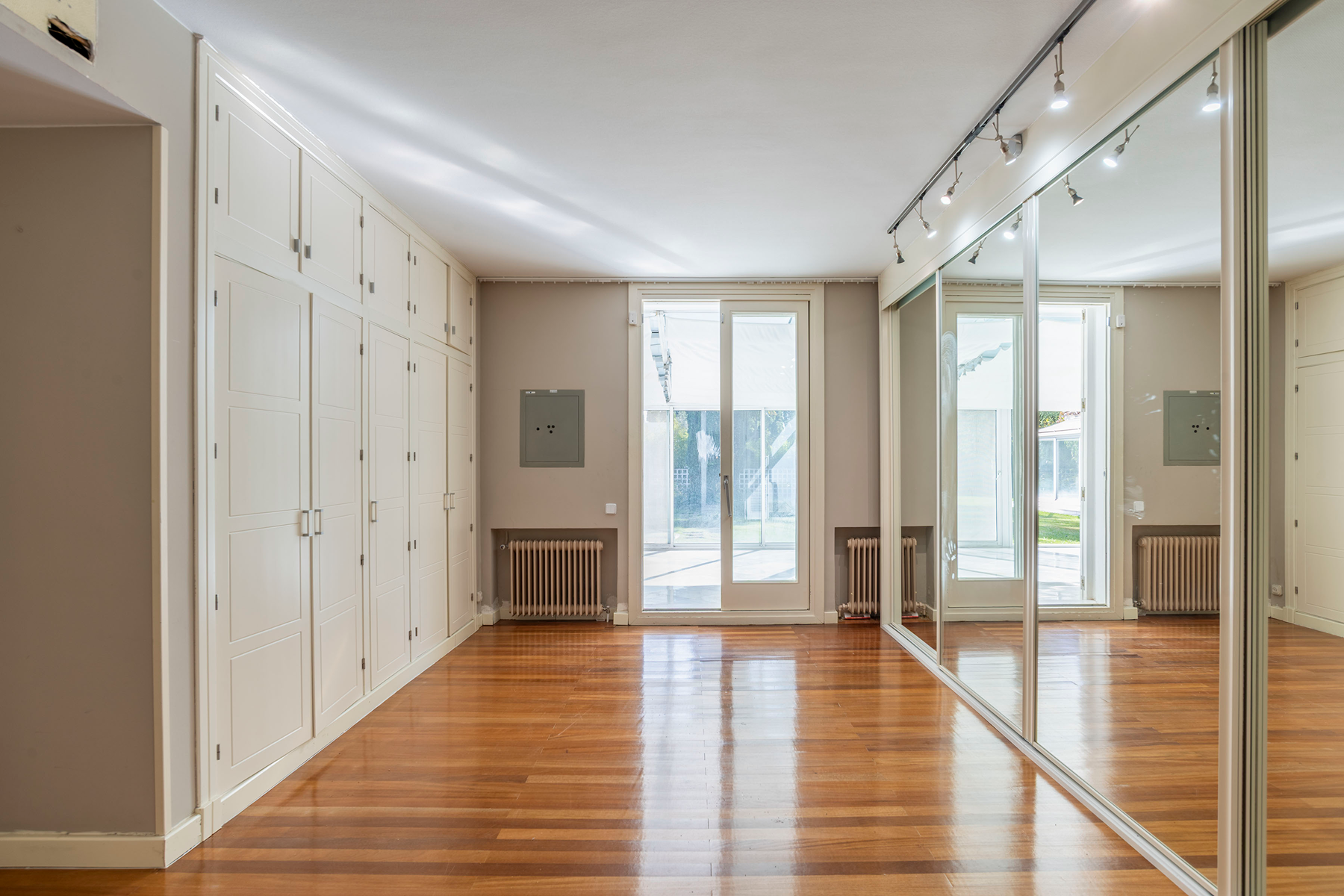  A residence with extraordinary transformation potential in La Florida - 物件實景