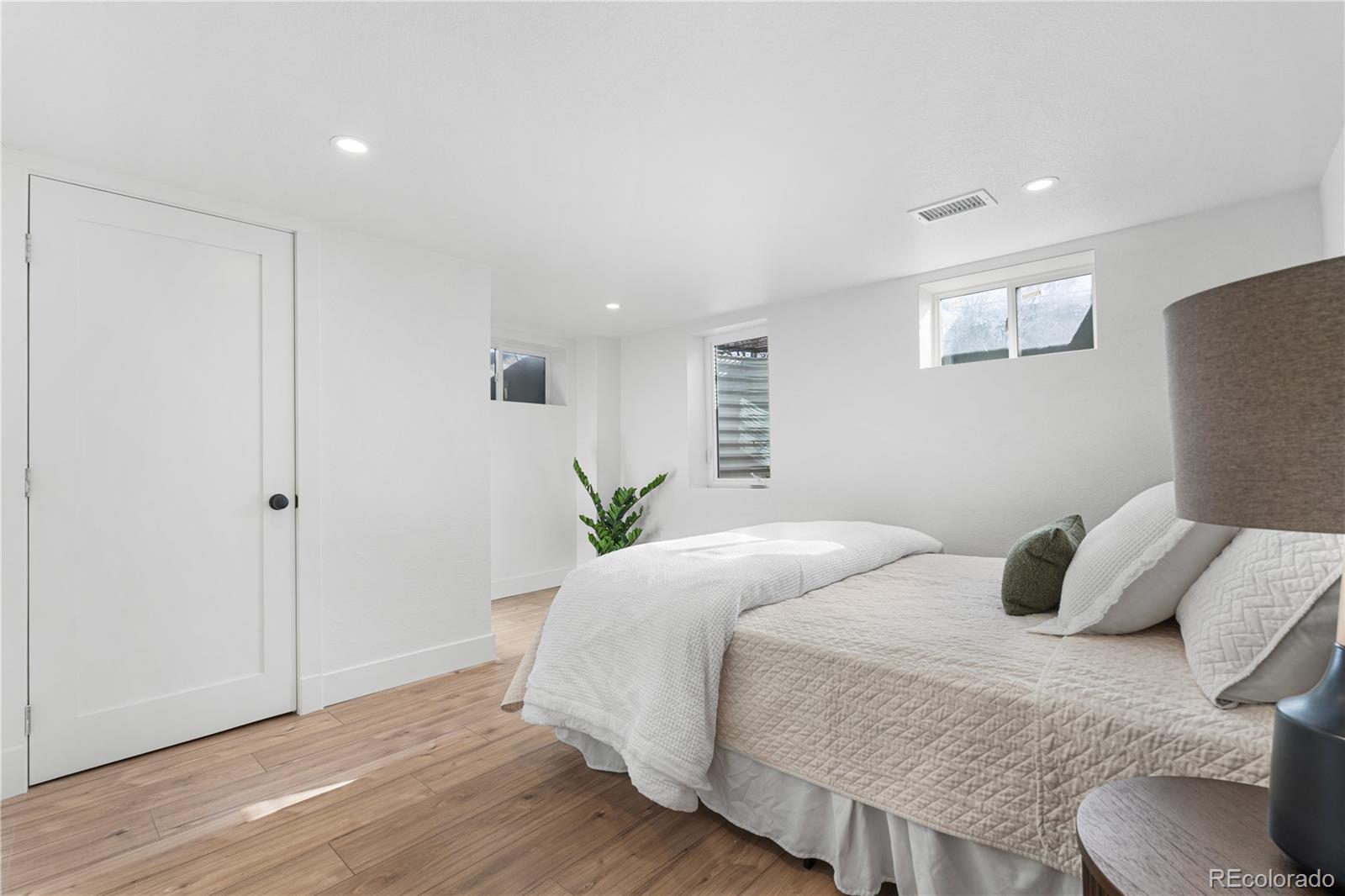 Englewood, Colorado, 80110, United States, 4 Bedrooms Bedrooms, ,2 BathroomsBathrooms,Residential,For Sale,1993019