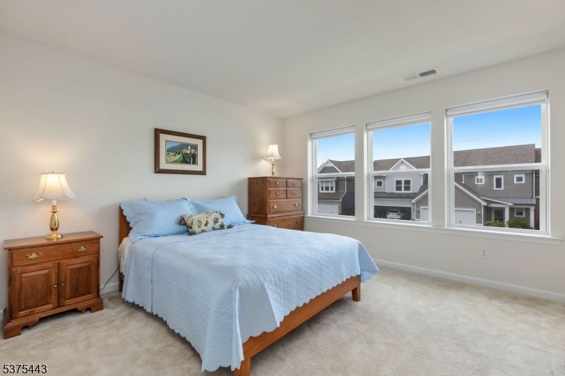Florham Park Boro, New Jersey, 07932, United States, 2 Bedrooms Bedrooms, ,3 BathroomsBathrooms,Residential,For Sale,1917445