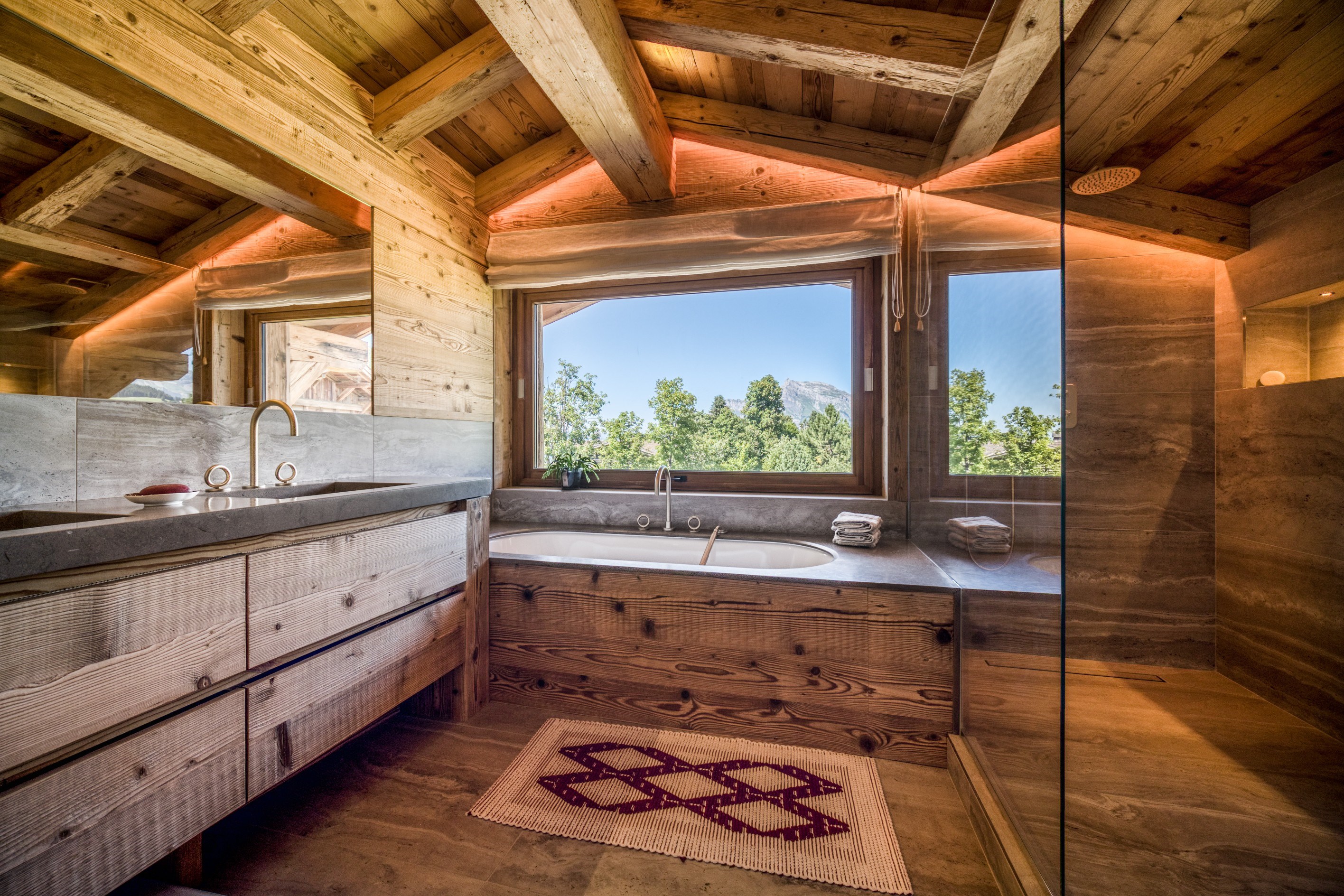  Chalet Louisa - Traditional alpine chalet at Mont d