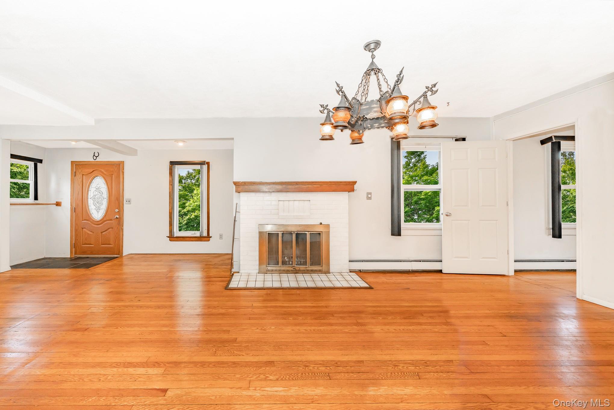 Freeport, New York, 11520, United States, 3 Bedrooms Bedrooms, ,2 BathroomsBathrooms,Residential,For Sale,1980355