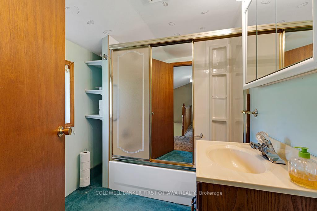 LANARK HIGHLANDS, Ontario, K0G 1K0, CA, 3 Bedrooms Bedrooms, ,Residential,For Sale,1947994
