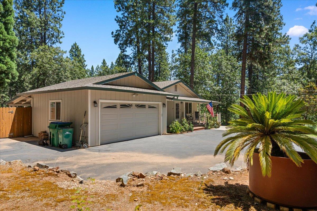 Grass Valley, California, 95949, United States, 3 Bedrooms Bedrooms, ,3 BathroomsBathrooms,Residential,For Sale,1928766