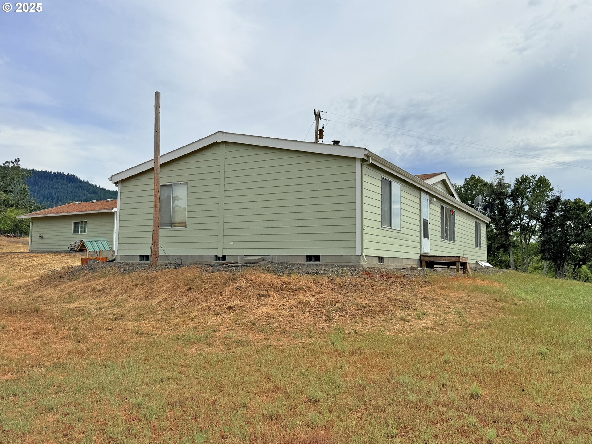 Lyle, Washington, 98635, United States, 3 Bedrooms Bedrooms, ,2 BathroomsBathrooms,Residential,For Sale,1875194