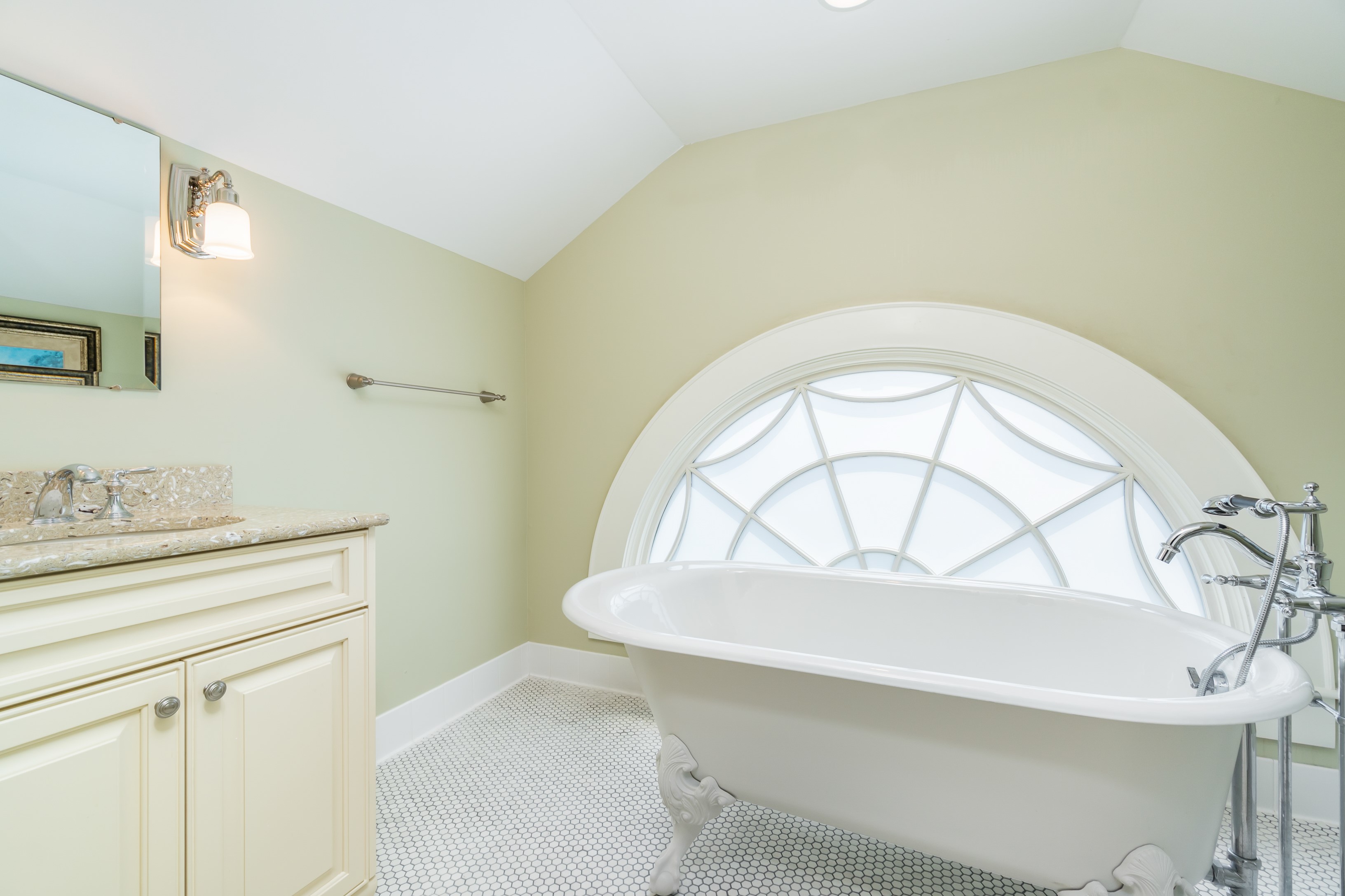 Oriental, North Carolina, 28571, United States, 3 Bedrooms Bedrooms, ,6 BathroomsBathrooms,Residential,For Sale,1825217