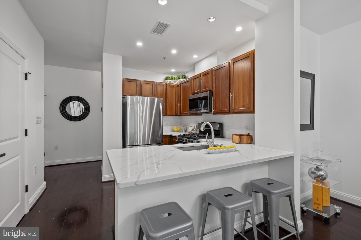 Washington, District of Columbia, 20009, United States, 2 Bedrooms Bedrooms, ,3 BathroomsBathrooms,Residential,For Sale,1950810
