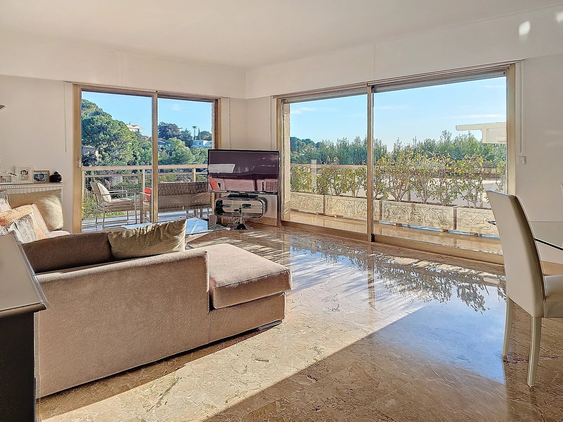 Le Cannet, Provence-Alpes-Côte d?Azur, 06110, FR, 2 Bedrooms Bedrooms, ,1 BathroomBathrooms,Residential,For Sale,1667652