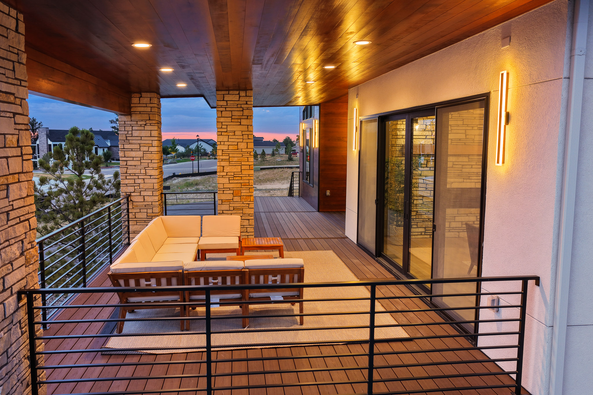  Designed to live beautifully from front to back - 物件實景