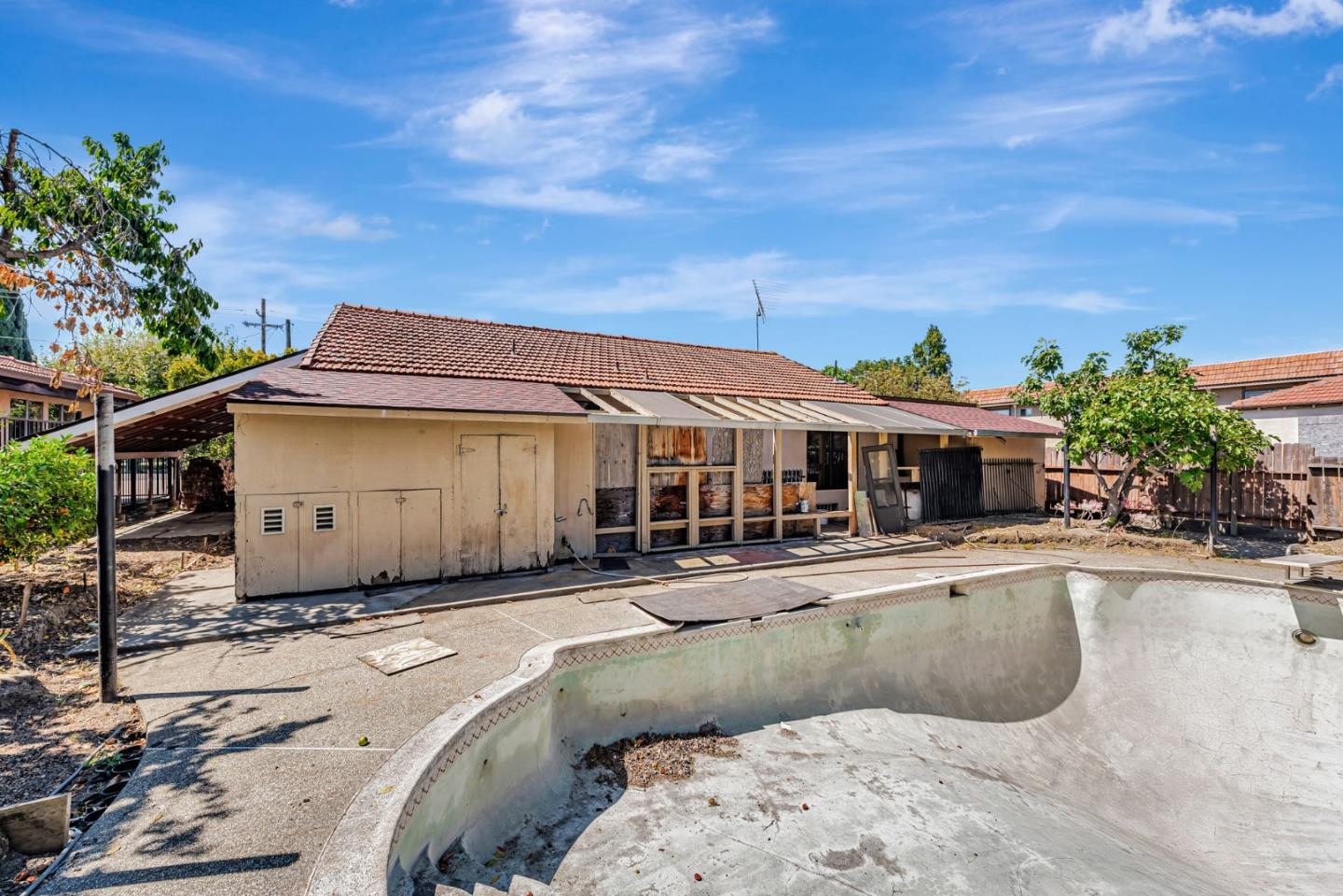 Santa Clara, California, 95051, United States, 3 Bedrooms Bedrooms, ,3 BathroomsBathrooms,Residential,For Sale,1941607