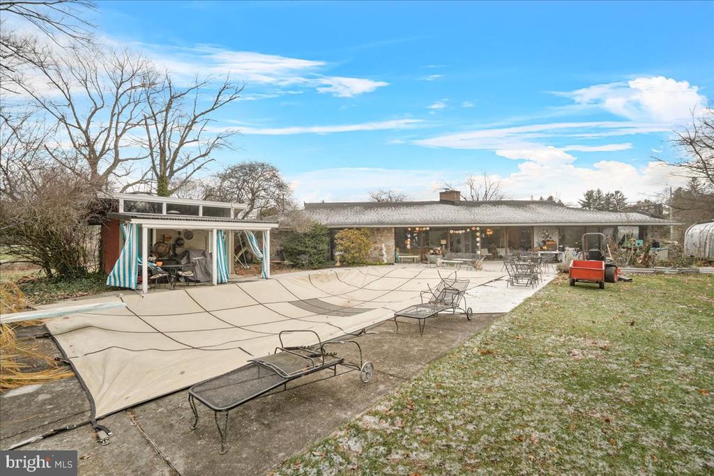 Fayetteville, Pennsylvania, 17222, United States, 3 Bedrooms Bedrooms, ,2 BathroomsBathrooms,Residential,For Sale,1928421