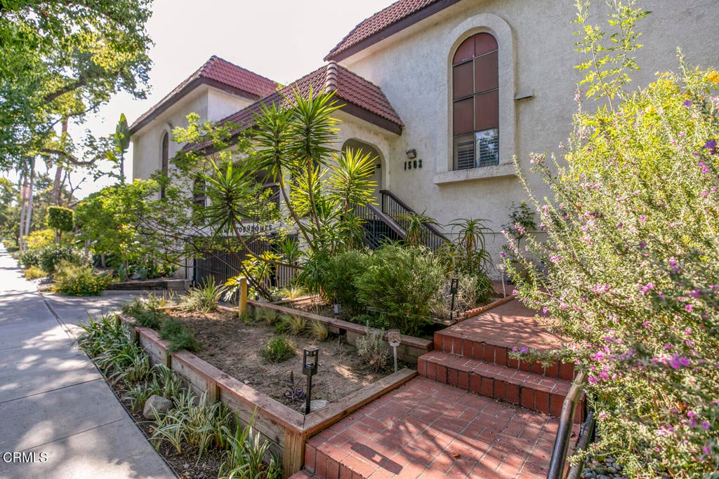 Glendale, California, 91205, United States, 3 Bedrooms Bedrooms, ,2 BathroomsBathrooms,Residential,For Sale,1938623