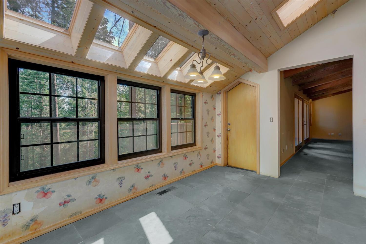 Nevada City, California, 95959, United States, 3 Bedrooms Bedrooms, ,4 BathroomsBathrooms,Residential,For Sale,1977718