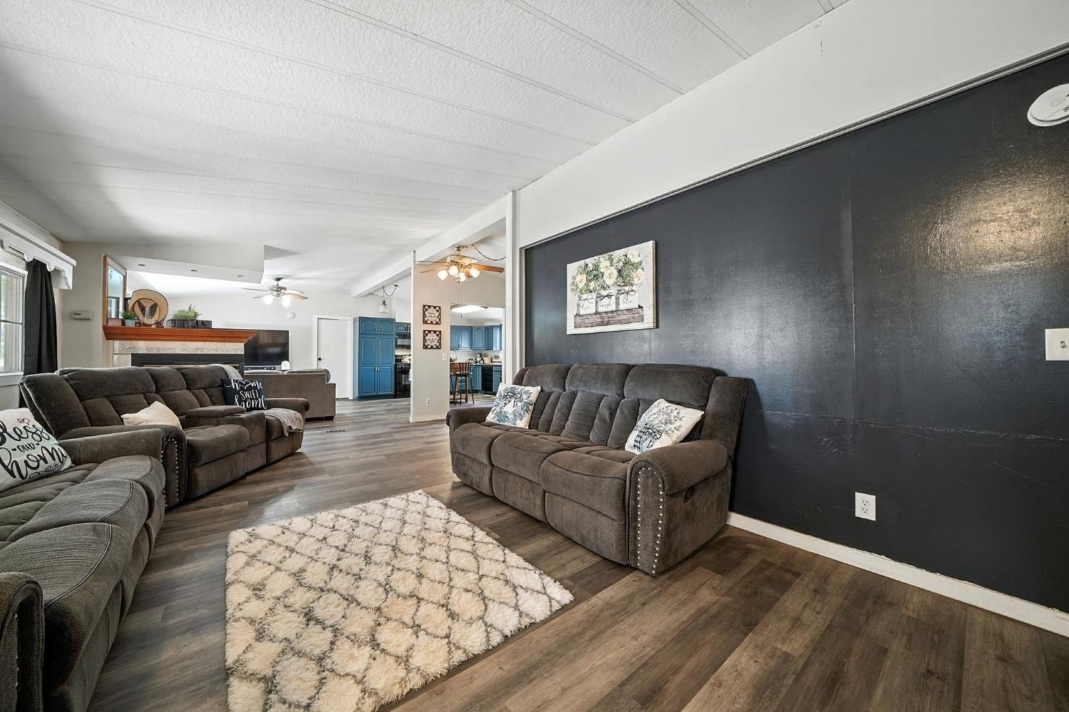 Valley Springs, California, 95252, United States, 3 Bedrooms Bedrooms, ,2 BathroomsBathrooms,Residential,For Sale,1979453