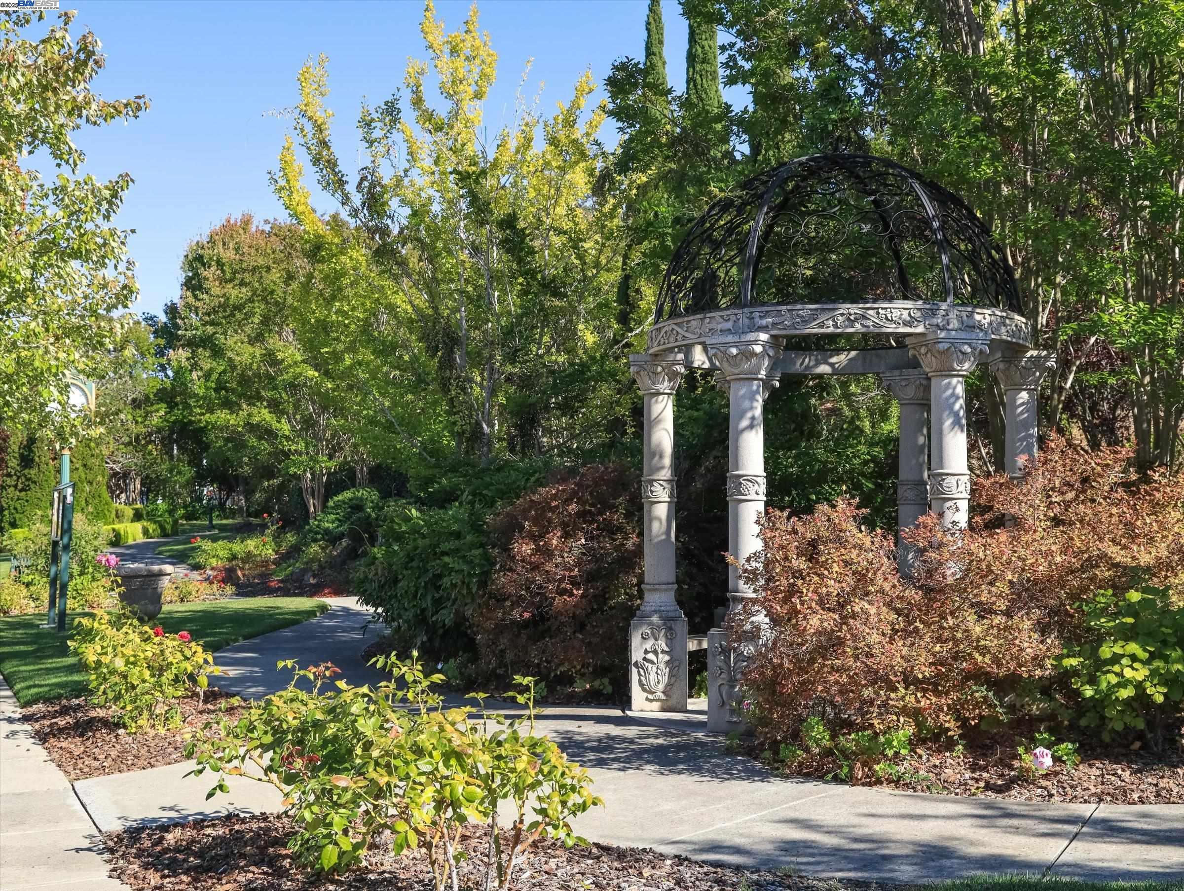 Vallejo, California, 94591, United States, 5 Bedrooms Bedrooms, ,5 BathroomsBathrooms,Residential,For Sale,2002289