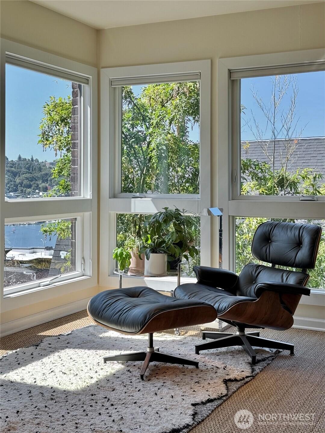 SEATTLE, Washington, 98102, United States, 2 Bedrooms Bedrooms, ,3 BathroomsBathrooms,Residential,For Sale,1901713