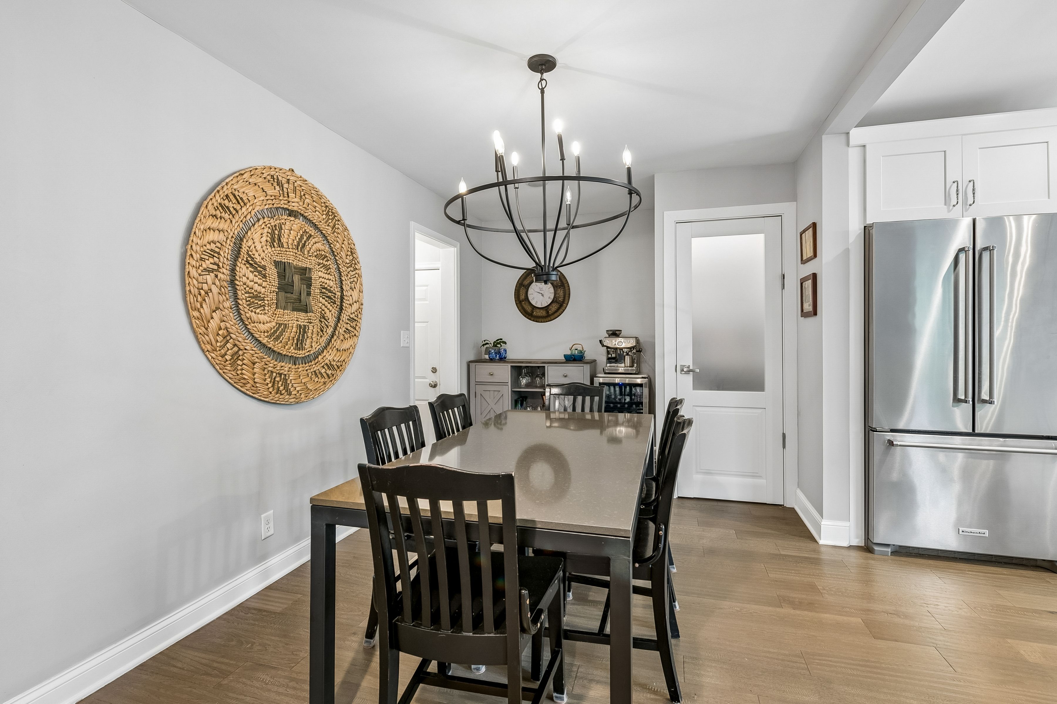  Beautifully Renovated in Coveted Chowen Park - 物件實景
