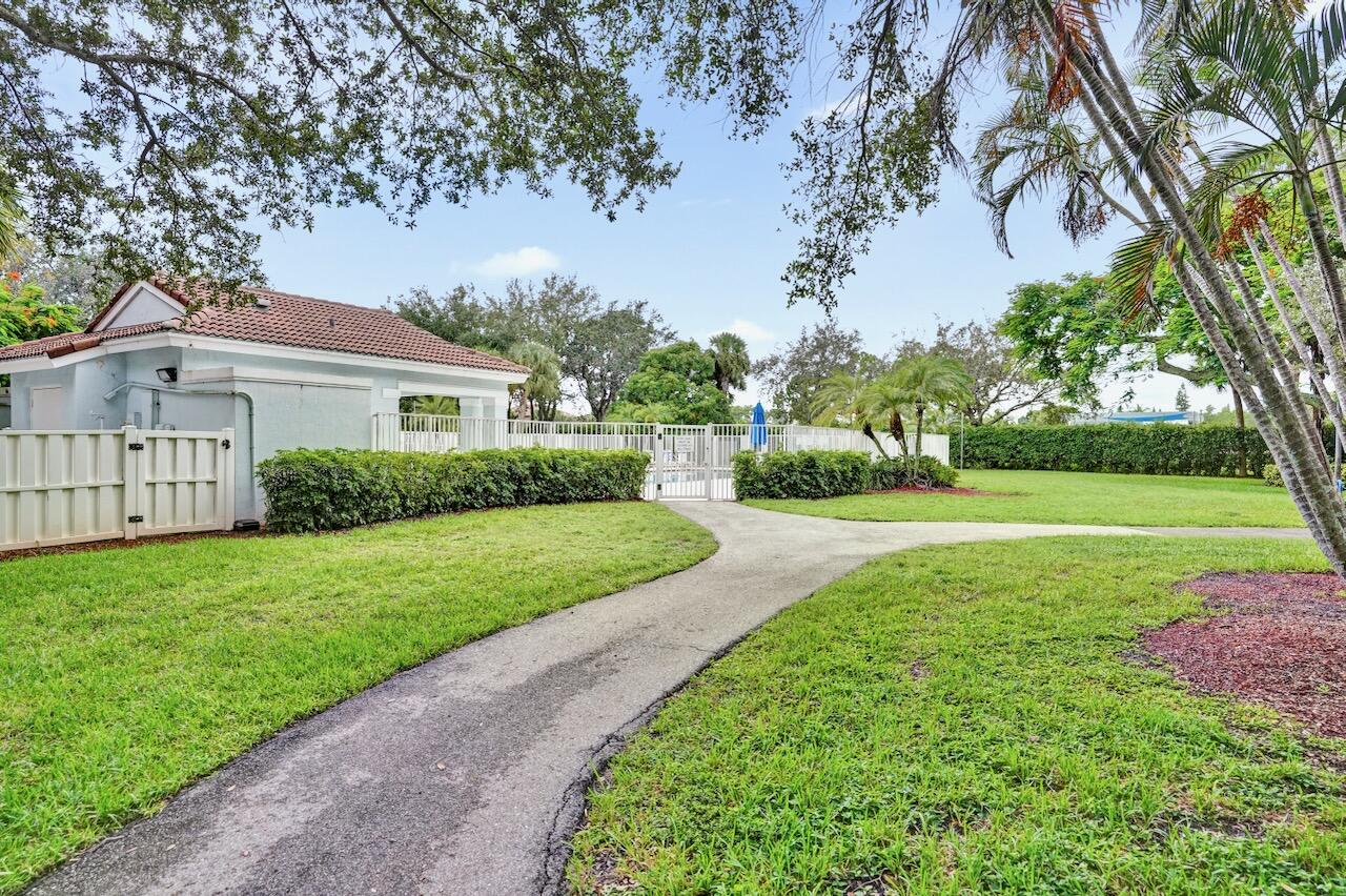 Lake Worth, Florida, 33463, United States, 3 Bedrooms Bedrooms, ,3 BathroomsBathrooms,Residential,For Sale,1940163