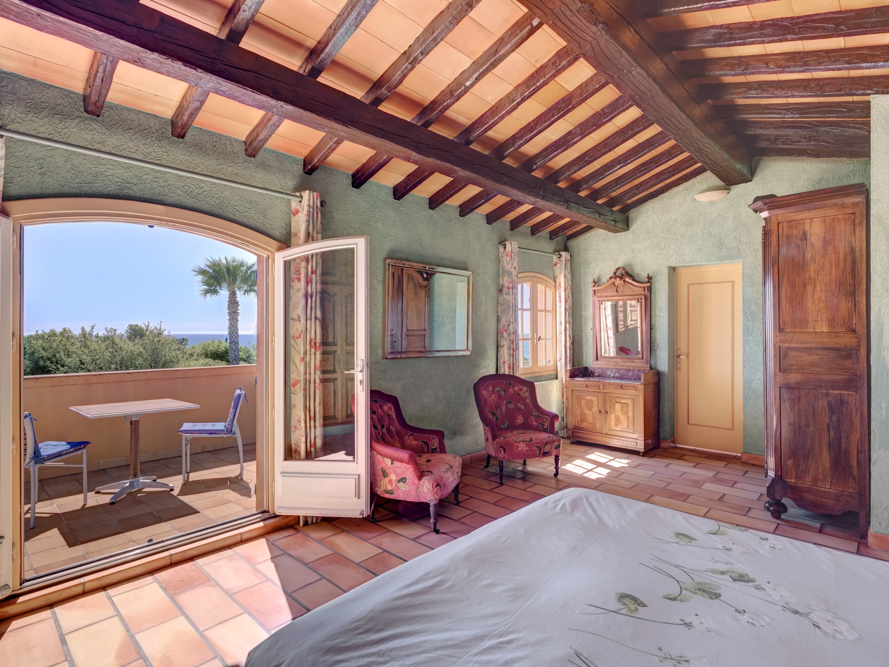  Sea-view Provençal villa: 1,500 m² plot with pool, in a residential area close … - 物件實景