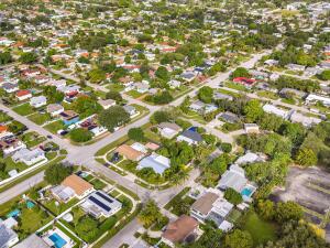 North Miami Beach, Florida, 33179, United States, 4 Bedrooms Bedrooms, ,2 BathroomsBathrooms,Residential,For Sale,1988572