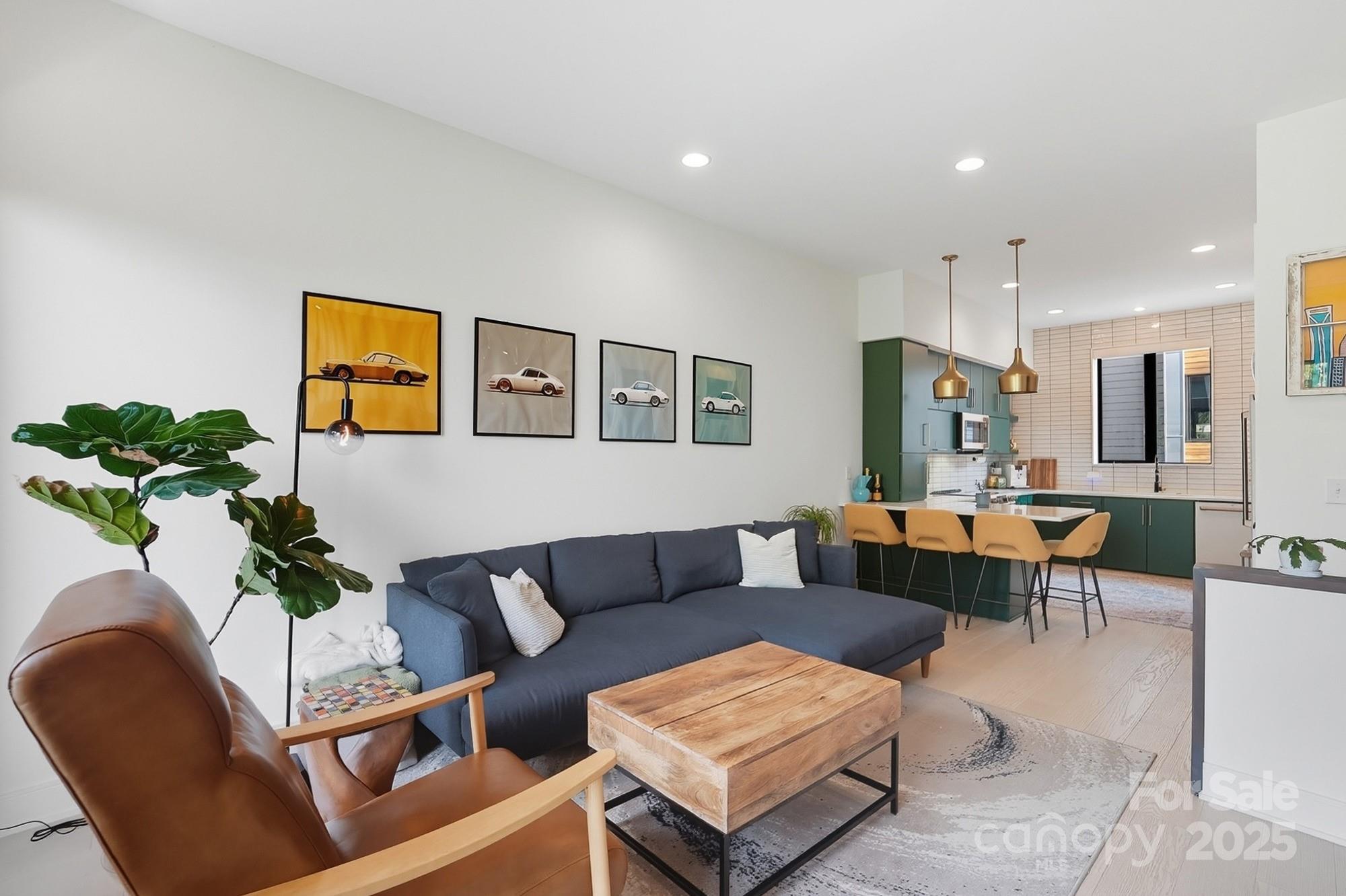 Charlotte, North Carolina, 28205, United States, 2 Bedrooms Bedrooms, ,3 BathroomsBathrooms,Residential,For Sale,1956240